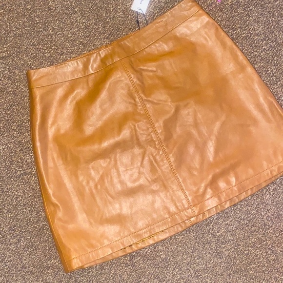 Cupcakes & Cashmere 100% Leather Mini Skirt Tan Zip Lined Classy Casual Sz 8 NWT - Picture 4 of 5